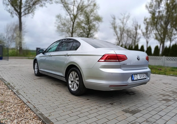 Volkswagen Passat cena 54999 przebieg: 153132, rok produkcji 2018 z Góra małe 154